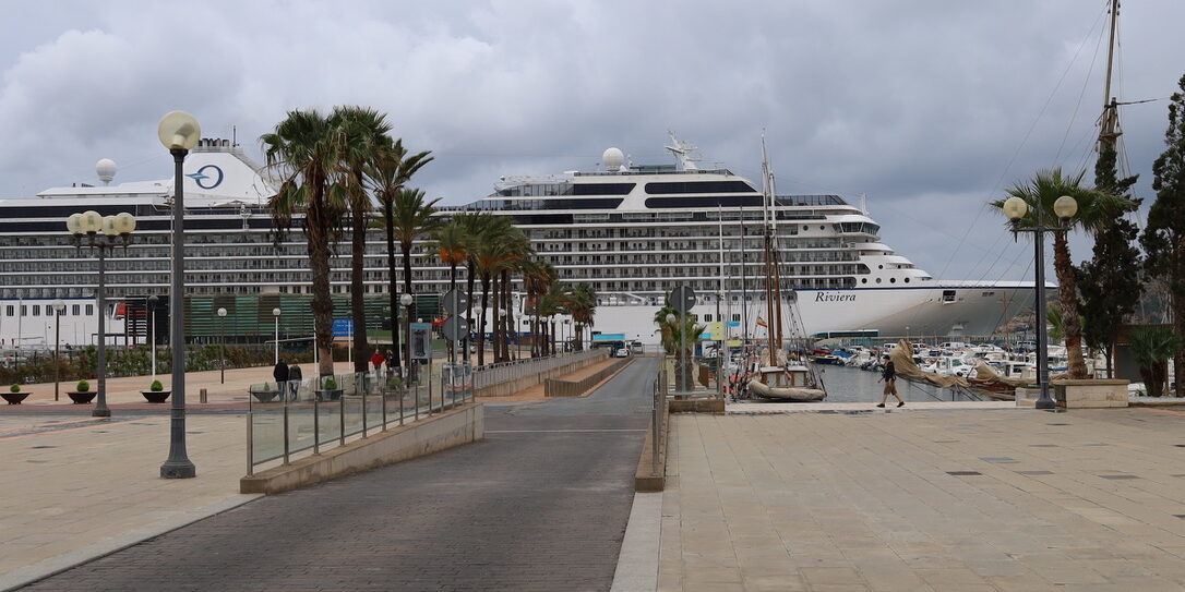 A3C879F0-5FB1-4D1E-952B-DF9887D65993_1_105_c