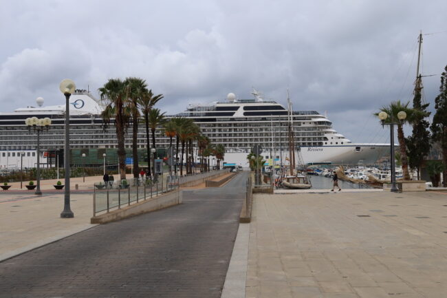 A3C879F0-5FB1-4D1E-952B-DF9887D65993_1_105_c