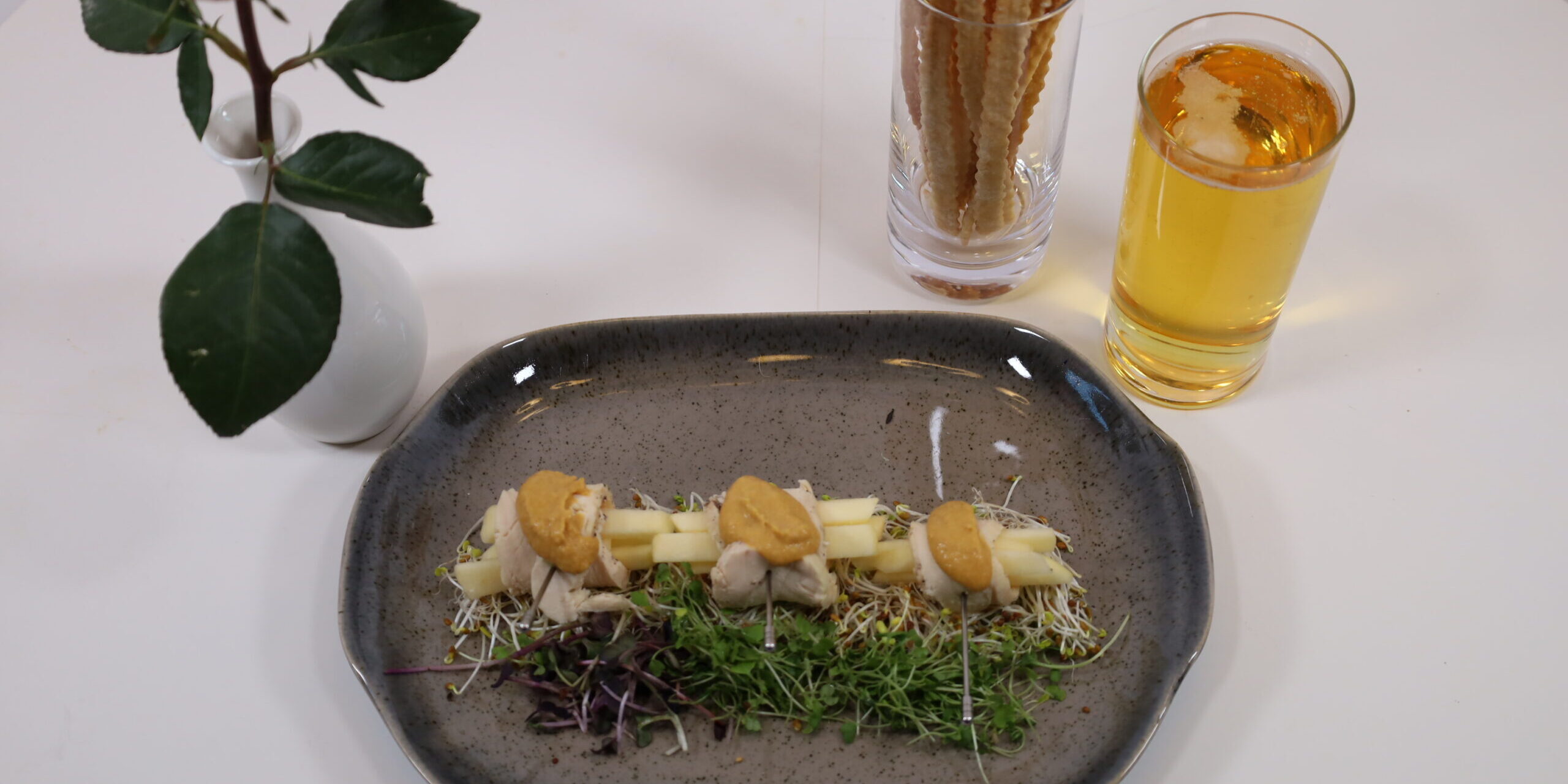 Poached chicken, apple an curry sauce 1 12 2022