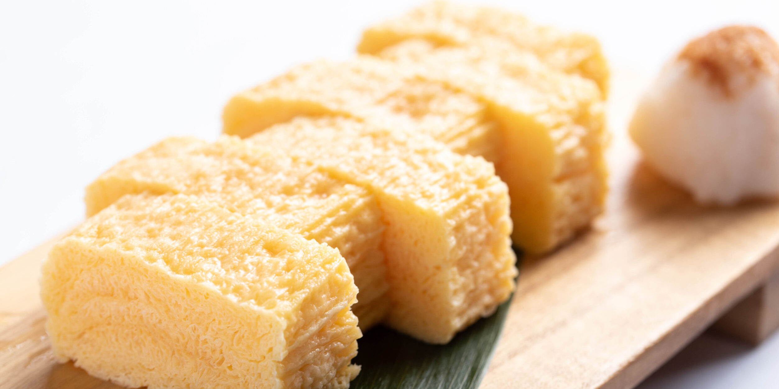 tamagoyaki with grated daikon radish, japanese omlet