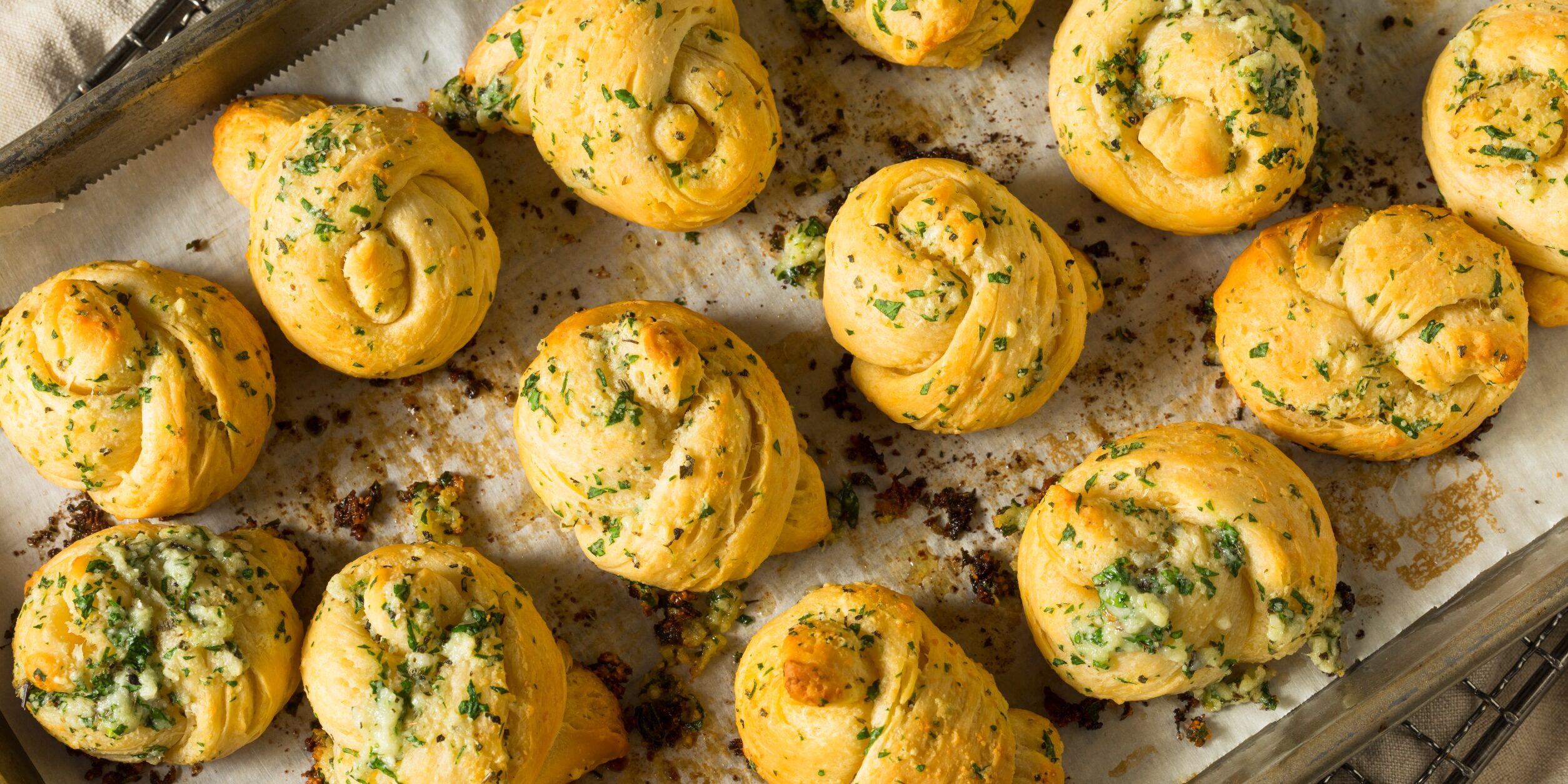 garlic knots 123RF 12 29 2022