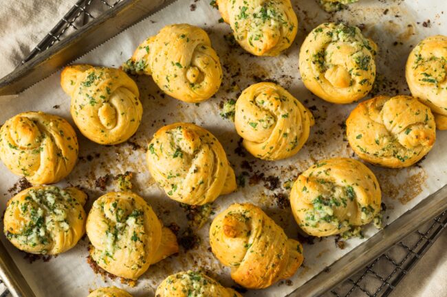 garlic knots 123RF 12 29 2022